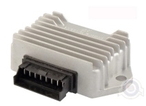 Vista frontal del regulador de corriente Piaggio en stock