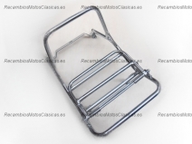 Vista frontal del portabultos trasero en stock