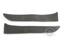 Vista delantera del juego gomas reposapies Lambretta LD en stock