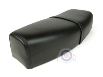 Vista delantera del asiento negro Vespa IRIS en stock