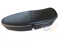 Vista frontal del asiento Vespa Primavera, Super en stock