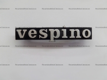 Vista delantera del anagrama Vespino en stock