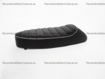 Vista frontal del asiento Vespa 90 SS en stock