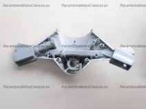 Vista frontal del manillar Vespa Plurimatic en stock